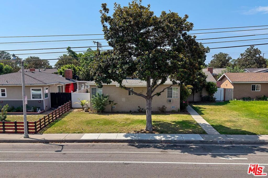 1436 W Valencia Drive