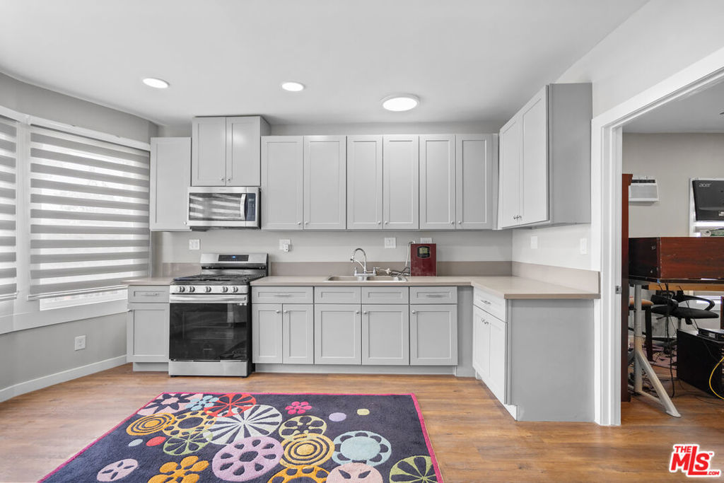 1132 E 27th Street
