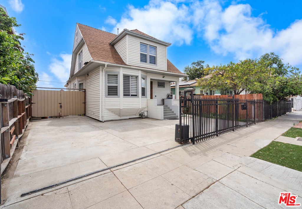 1132 E 27th Street