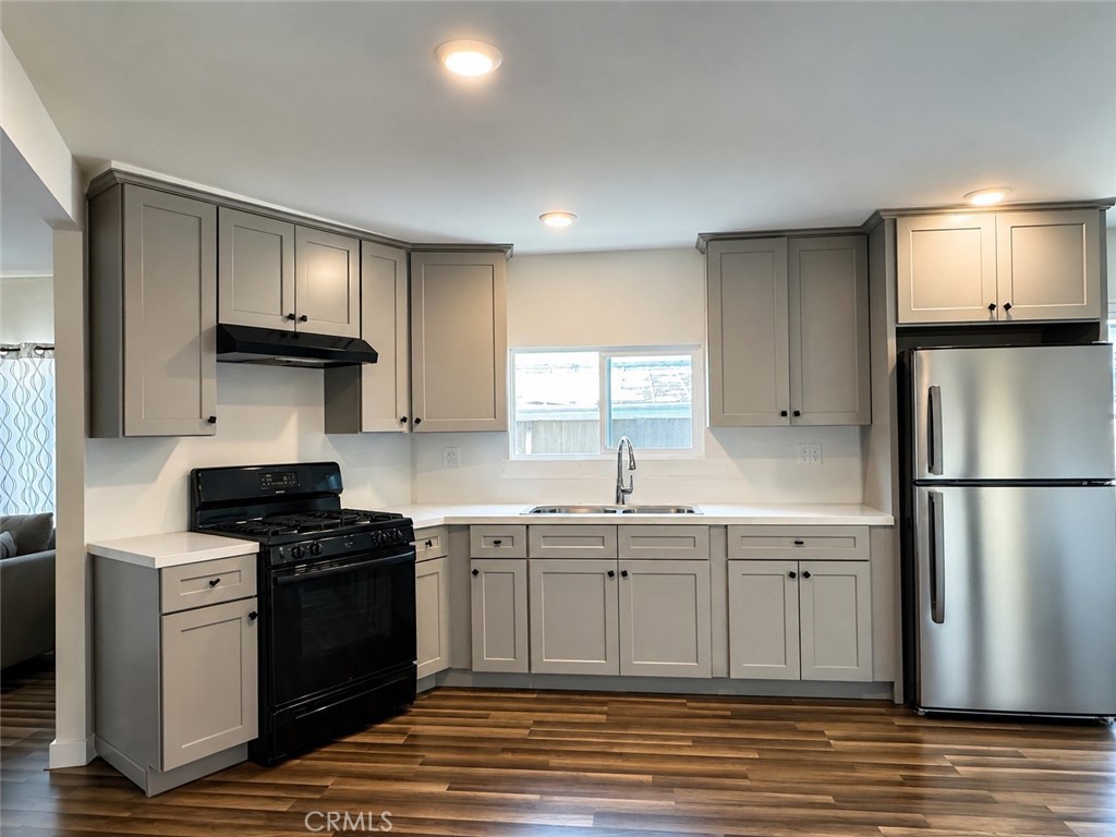160 S Eucalyptus Avenue 111