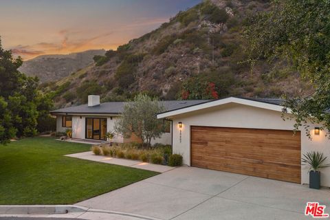 Photo of 30607 La Sonora Drive, Malibu, CA 90265 (MLS # 26746453)