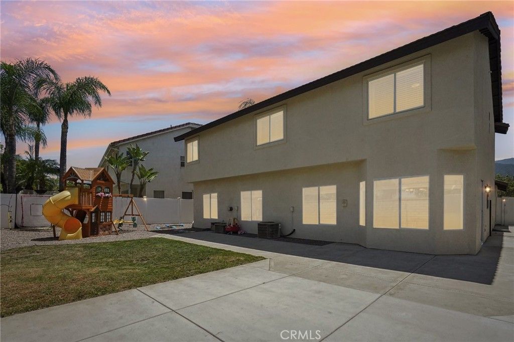 listing image 130721500547642589563