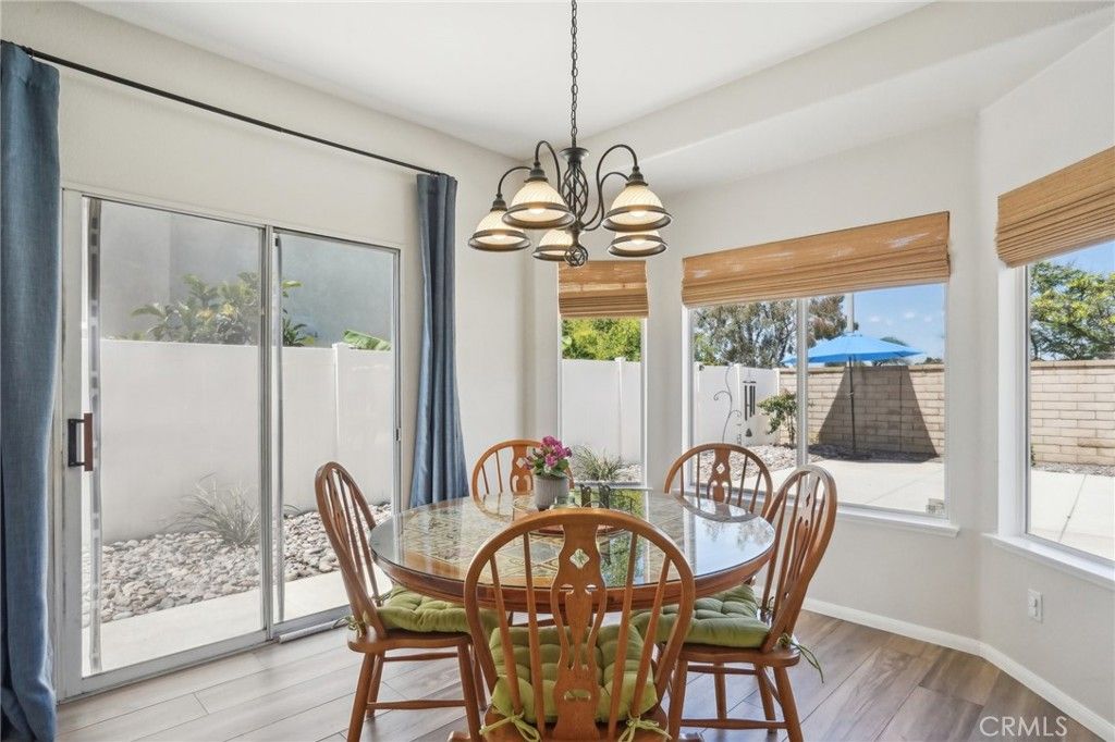 listing image 130728427409016401684