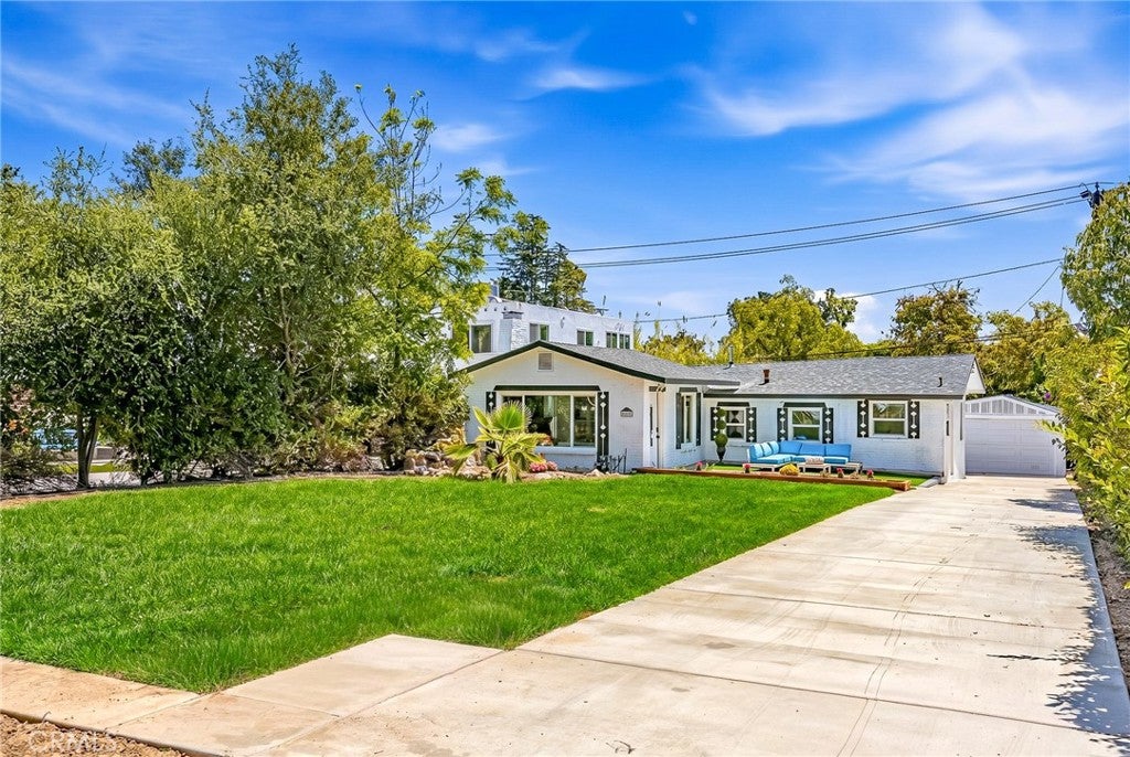 1280 E Woodbury RD
