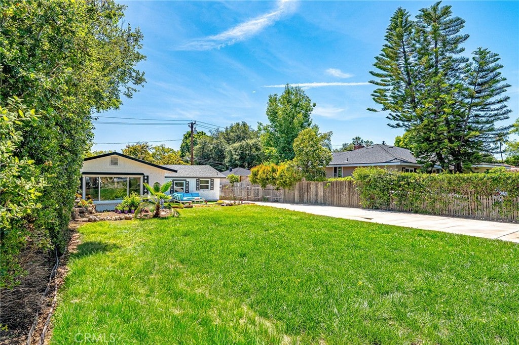 1280 E Woodbury