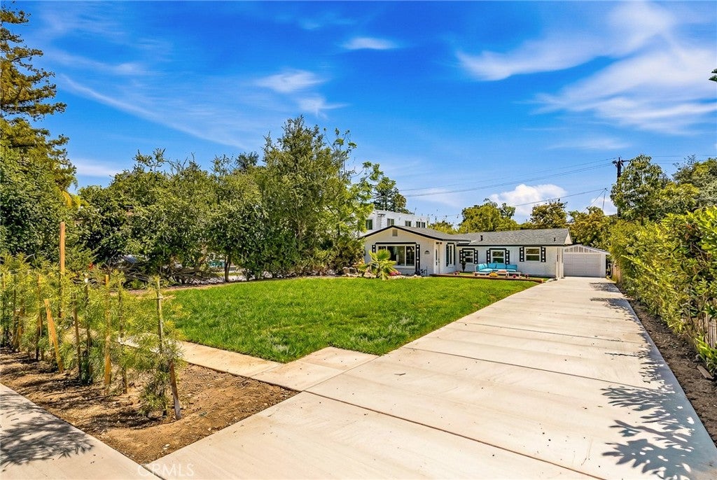 1280 E Woodbury