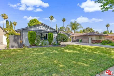 Photo of 6626 Burnet Avenue, Van Nuys, CA 91405 (MLS # 26659729)