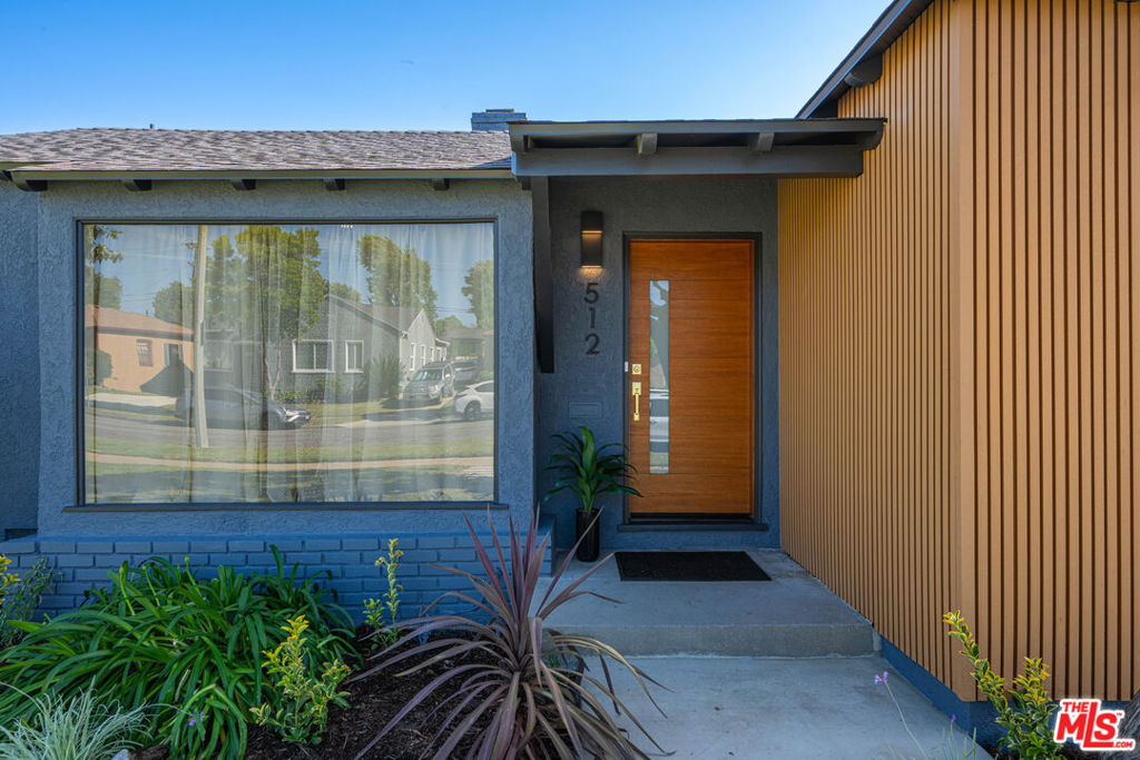 512 W Hillsdale Street