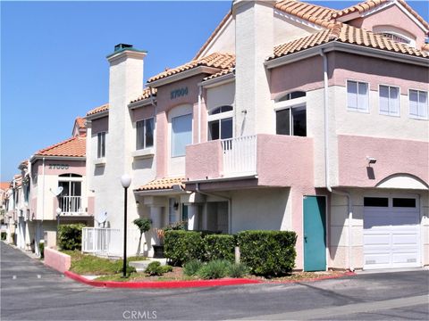 Photo of 27004 Karns Court #21009, Canyon Country, CA 91387 (MLS # SR25258046)