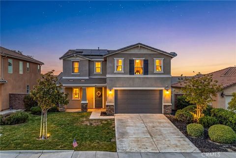 Photo of 30354 Woodland Hills Street, Murrieta, CA 92563 (MLS # SW26114142)