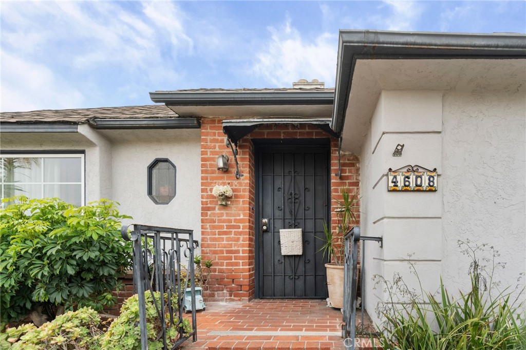 4608 Valencia