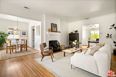 Photo of 734 E Mendocino Street, Altadena, CA 91001 (MLS # 26759291)