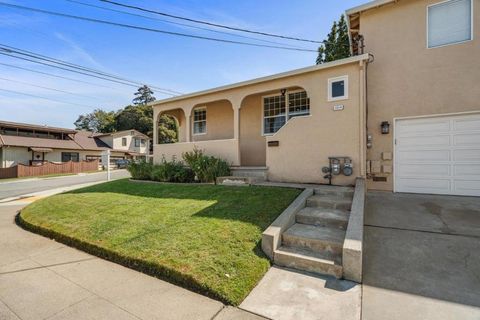 Photo of 101 Darcy Avenue #A, San Mateo, CA 94403 (MLS # ML82045233)