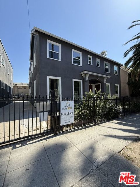 Photo of 5526 Franklin Avenue #1/2, Los Angeles, CA 90028 (MLS # 25626459)
