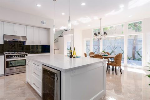 Photo of 120 Via Trieste, Newport Beach, CA 92663 (MLS # NP25177940)