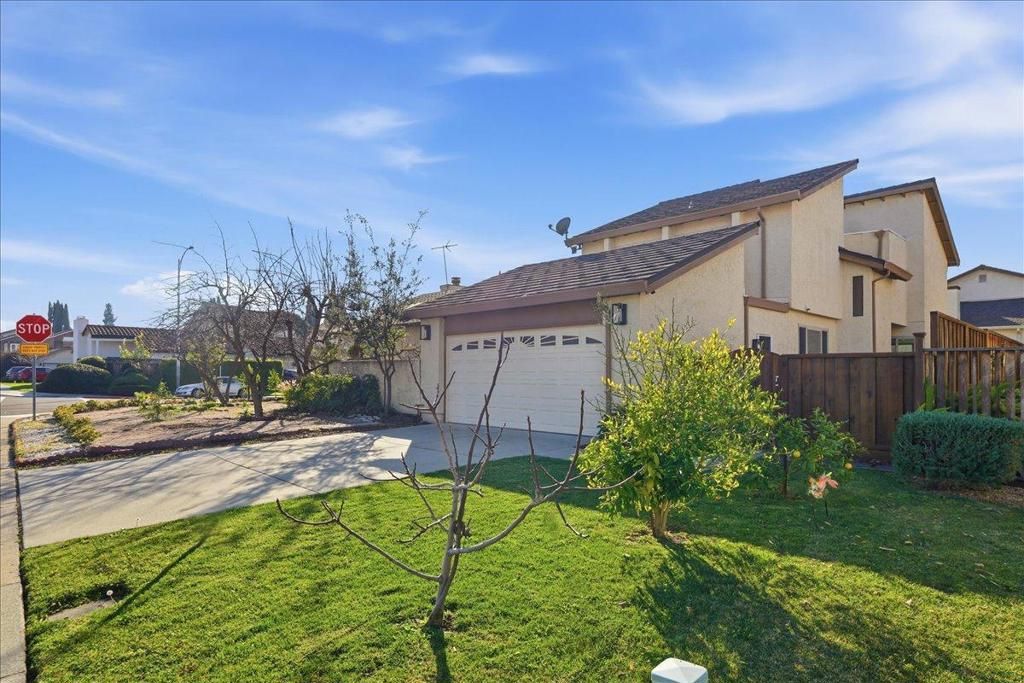 Photo of 997 Courtland Court, Milpitas, CA 95035 (MLS # ML82031424)