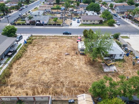 Photo of 628 E 3rd Street, Bakersfield, CA 93307 (MLS # V1-35813)