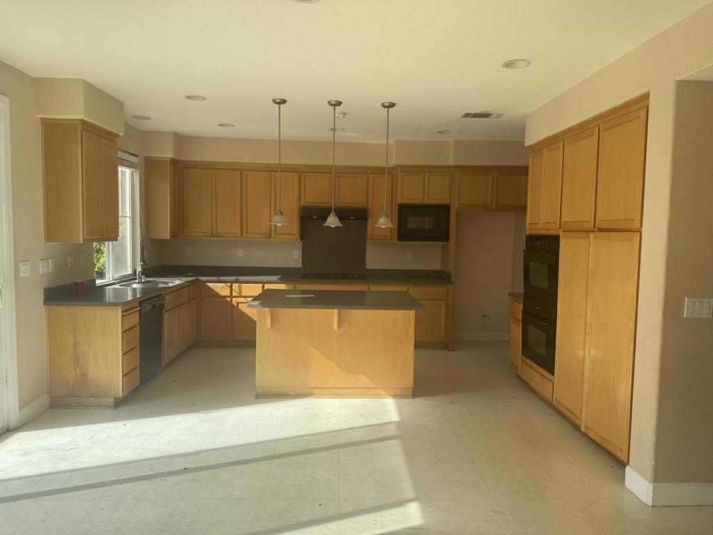 15801 Crescent Park Circle