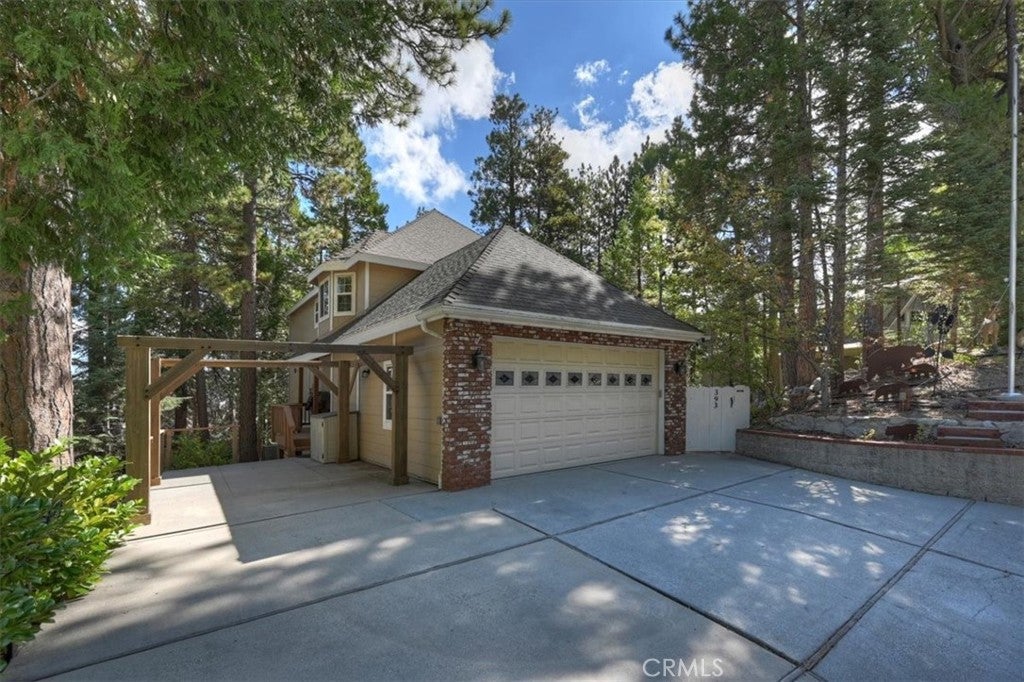 393 Brentwood