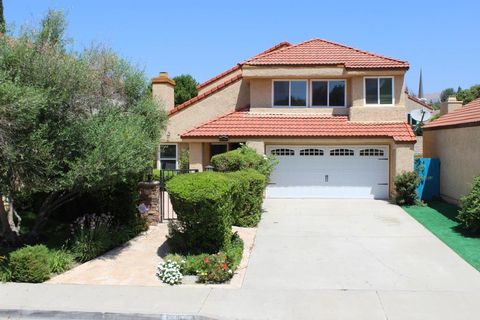 Photo of 15329 Bambi Court, Moorpark, CA 93021 (MLS # 226001072)