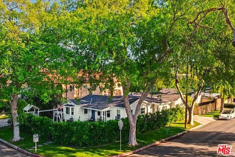 Photo of 14954 Hesby Street, Sherman Oaks, CA 91403 (MLS # 26664103)