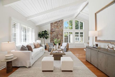 Photo of 1315 Bright Oaks Court, Los Altos, CA 94024 (MLS # ML82038135)