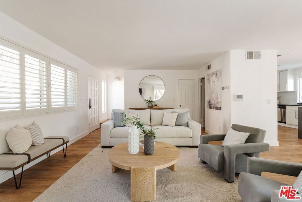 Photo of 1031 17th Street #1, Santa Monica, CA 90403 (MLS # 26985391)