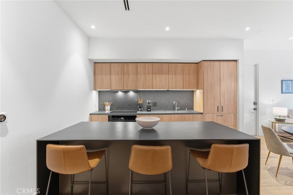 Photo of 1030 N Kings Road #405, West Hollywood, CA 90069 (MLS # SR26029348)