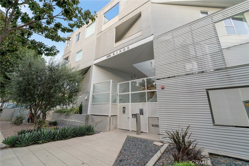 Photo of 1030 N Kings Road #405, West Hollywood, CA 90069 (MLS # SR26029348)