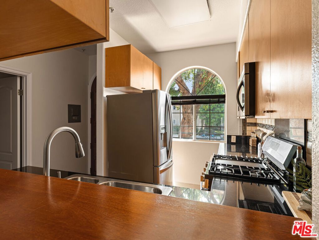 Photo of 1457 S Centinela Avenue #6, Santa Monica, CA 90404 (MLS # 26665045)