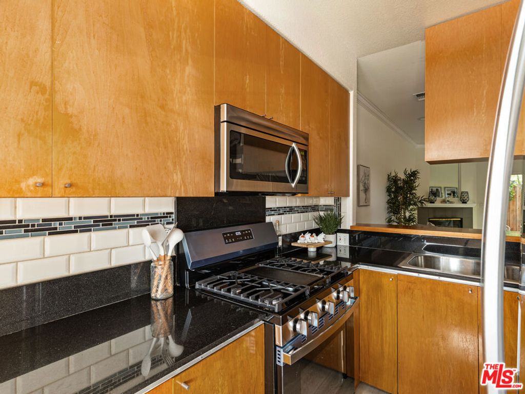 Photo of 1457 S Centinela Avenue #6, Santa Monica, CA 90404 (MLS # 26665045)