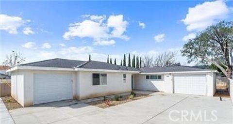 Photo of 1531 W Orange Grove Avenue, Pomona, CA 91768 (MLS # OC26031668)