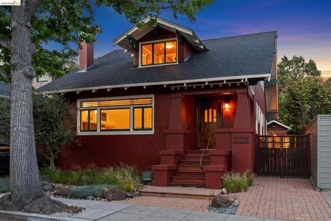 Photo of 6004 Auburn Avenue AVE, Oakland, CA 94618 (MLS # 41133626)
