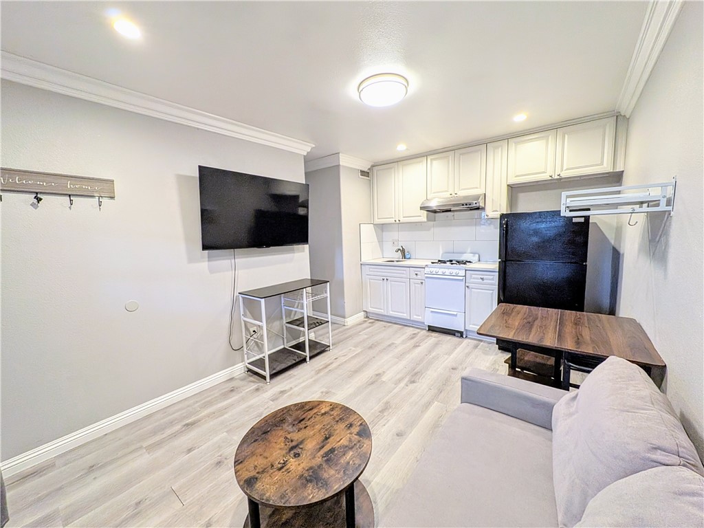 ***Please click the "360" icon below the map to view the 3D Virtual Tour*** Welcome to this comfortable guest house in Rowland Heights, which offers 1 bedroom, 1 bathroom and 2 assigned parking spaces. This cute home has been enhanced with LED ceiling lighting, a revamped kitchen, and a split A/C unit. Among the other amenities are an own washer and dryer, and complete privacy with its separate entrance. Enjoy convenient access to restaurants, shops, grocery stores, and the freeway. An additional monthly fee of $180 is required from tenants to cover all the utilities and Wifi.