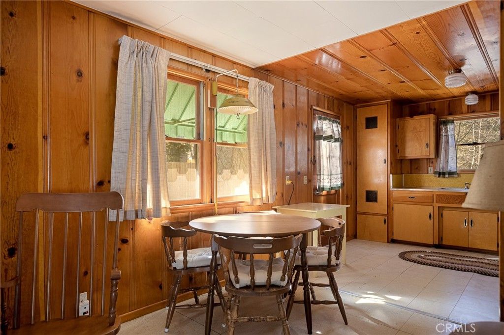 listing image 130729274780595843181