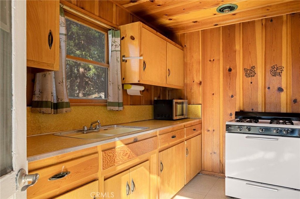 listing image 130727487513737233657