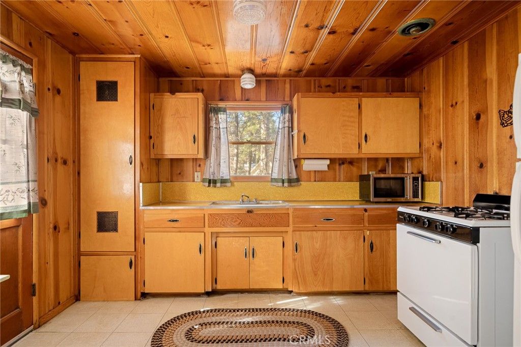 listing image 130729172472014355601
