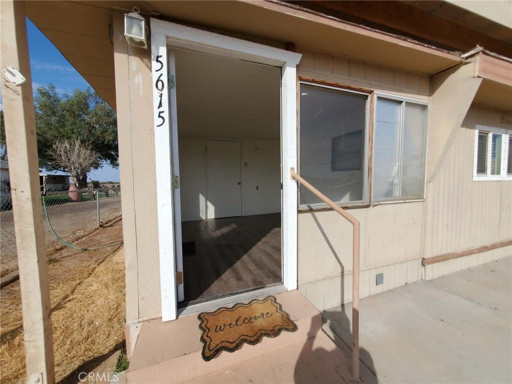 5623 Colorado River Road