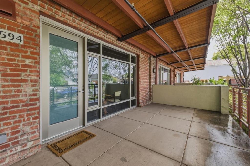 594 Manzana Place