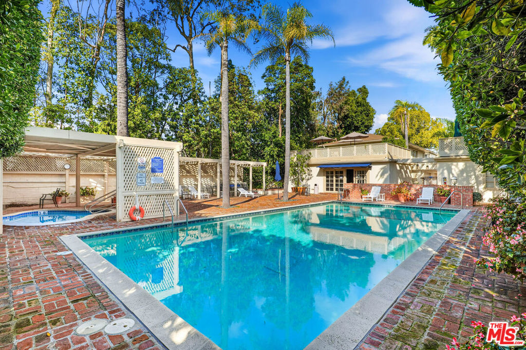 11901 W Sunset Boulevard 219