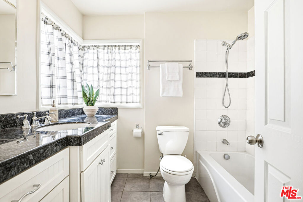 11901 W Sunset Boulevard 219