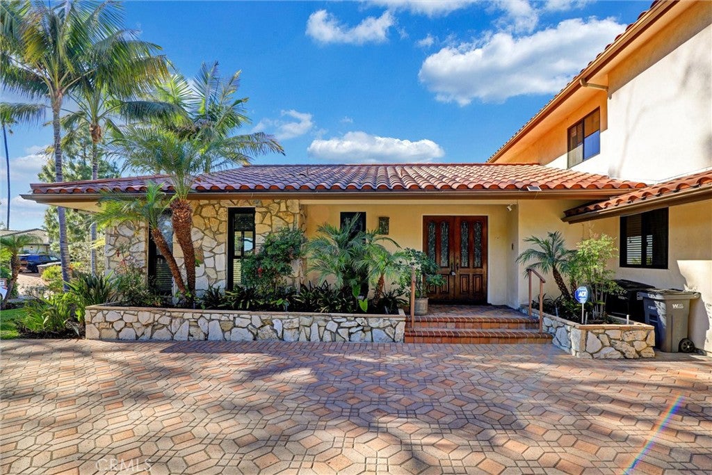 28 Montecillo Drive
