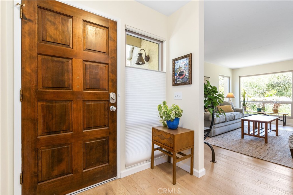 1237 Vista Del Lago