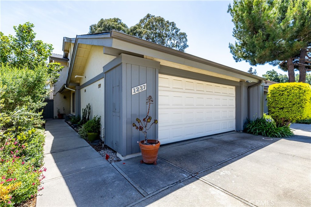 1237 Vista Del Lago