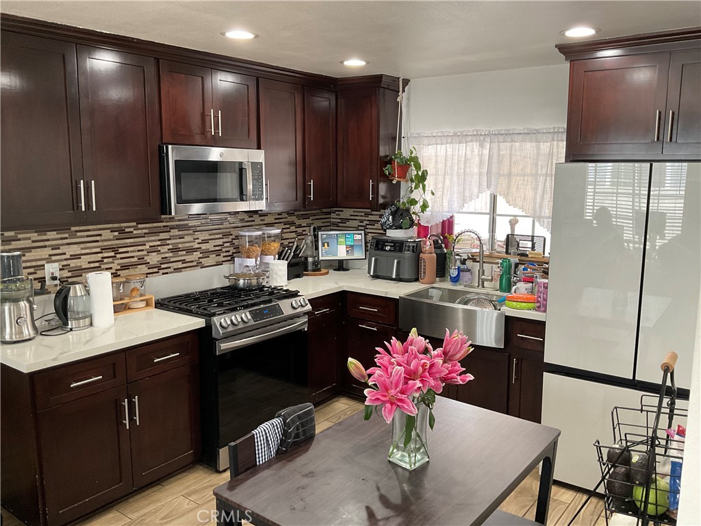 1041 W 88th Street