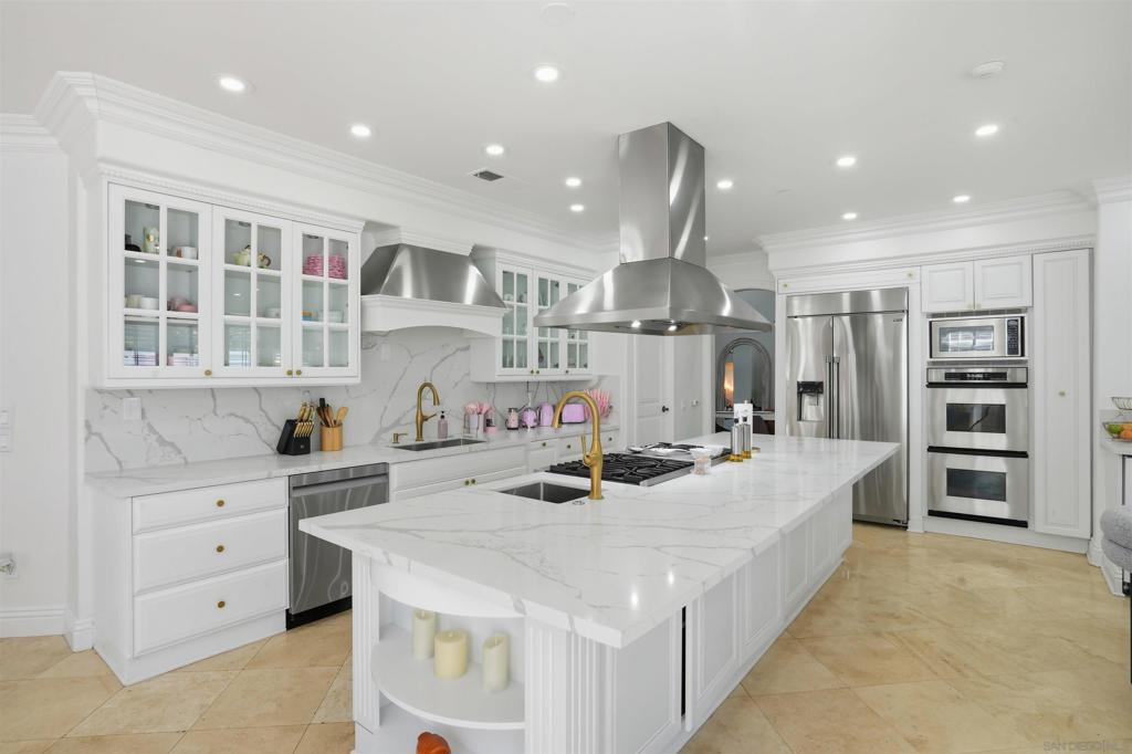 475 Acero Pl none