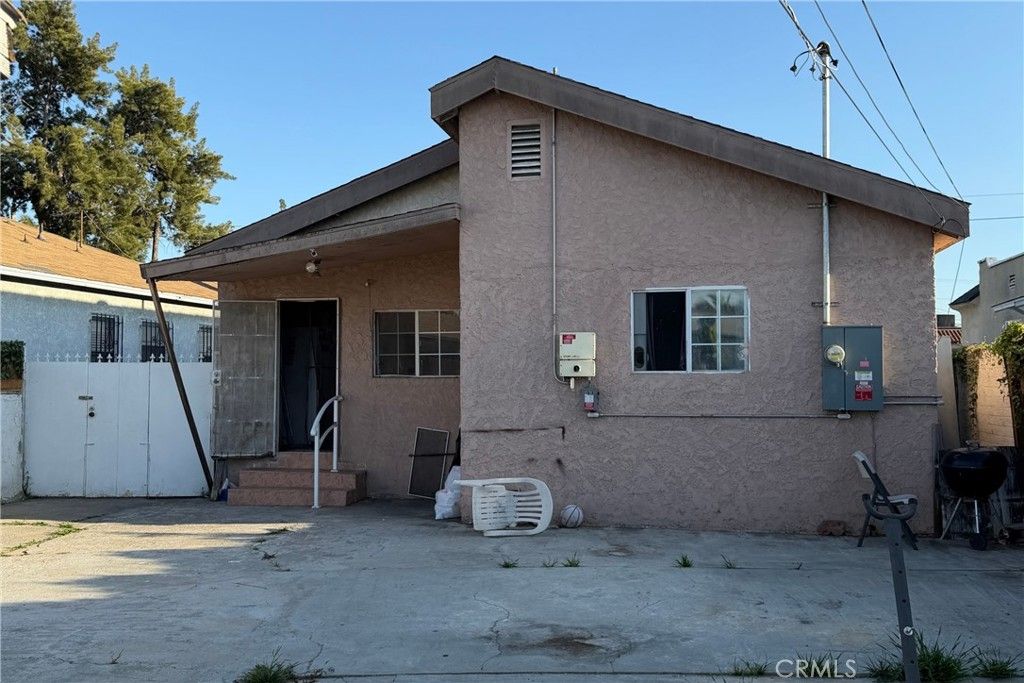 Photo of 621 W 108Th St St, Los Angeles, CA 90044 (MLS # RS26073806)