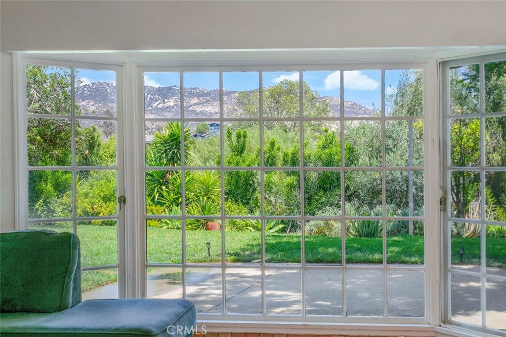 11525 Manzanita