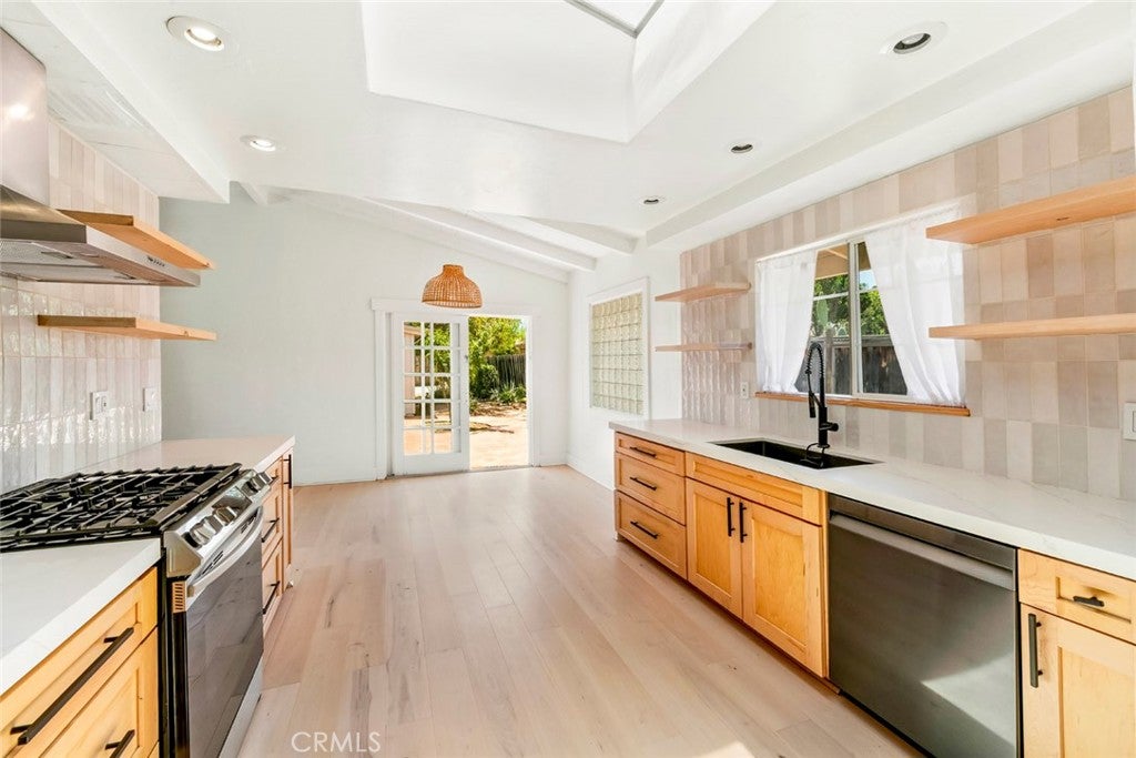 11525 Manzanita RD