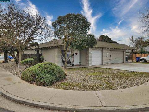 Photo of 2500 2500 Haddon Avenue Ave, Modesto, CA 95354 (MLS # 41124596)
